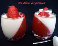 Panna cotta au chocolat blanc et aux fraises