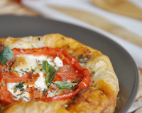 Feuilletés tomate et fromage de chèvre à la provençale