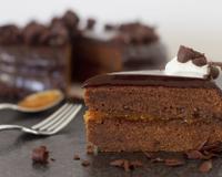 Un délice au chocolat ou se mêle chocolat et confiture d'abricots.