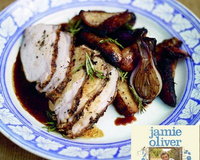 Oignons et pommes de terre rôtis au balsamique avec du rôti de porc