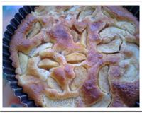 Un savoureux et moelleux gâteau aux pommes aux notes acidulées.