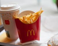 Les frites de McDonald's sont-elles vraiment végétariennes ? Un influenceur sème le doute !