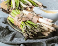 Asperges : la sauce inratable et petit budget de Mory Sacko pour remplacer la hollandaise
