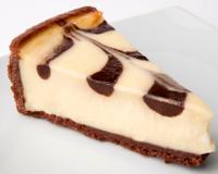 Une jolie recette de cheesecake à déguster très frais. On peut aussi le déguster avec un coulis de fruits rouges.
