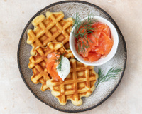 Gaufres de pomme de terre au saumon fumé rapides