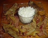 Il s'agit d'une recette simple mais qui ravi les fins gourmets même les plus réticents au mélange de volaille et de fruits (de saison)