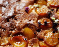 Moelleux aux mirabelles et fleurs de basilic