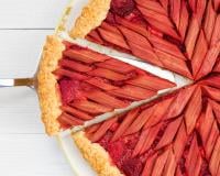 “L’acidité en bouche, un régal ! ” : la meilleure recette de tarte à la rhubarbe notée 4.9/5 par nos lecteurs