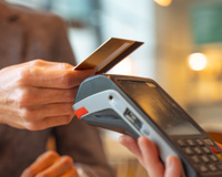 Un restaurant choque ses clients en facturant 10 € par personne uniquement pour réserver