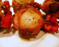 Brochettes de St Jacques au lard fumé