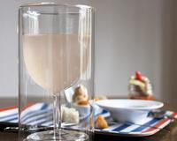 Un petit soda qui pétille, voilà ce qu"il vous faut avec le beau temps qui persiste. D"autant plus avec des fruits de saison.
Version « Thermomix » également incluse.