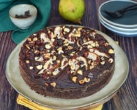 Gâteau au chocolat, noisettes et poires