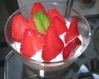 Pannacotta maison au chocolat blanc et fraises