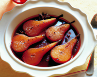 Poires pochées au vin rouge aux épices