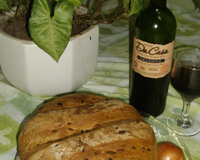 Pain aux oignons et vin rouge maison