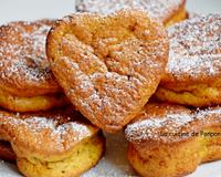 Voici de bons muffins réalisés avec un coulis de mangue et des noisettes en poudre. 