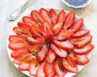La mélasse de grenade se marie très bien avec les fraises mais aussi avec les fruits rôtis comme les pêches et les abricots. Elle apporte…