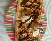Gaufres et leur sauce au chocolat