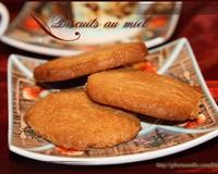 De petites douceurs au bon goût de miel, simple à préparer, à faire la veille. La recette est prévue pour une quarantaine de biscuits