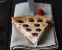 Une tarte crémeuse et rafraichissante, qui change des tartes aux fruits classique.