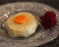 Cette recette est un grand classique de la cuisine juive ashkénaze, inspirée des cuisines d"Europe de l"Est.