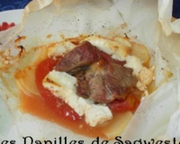 Papillote d'agneau pommes de terre féta et tomate