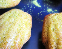 Mini-madeleines au thé matcha