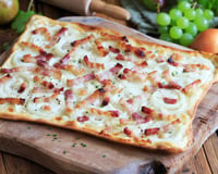 “Ils ont réussi à insulter simultanément les Alsaciens et les Italiens” : la pub qui présente la flammekueche comme la pizza de Strasbourg passe très mal en Alsace