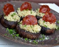 Les champignons c'est bon ! Et c'est de saison :-)
Alors pourquoi pas les farcir de risotto ? Surtout qu'il m'en restait, j'en fait toujours de trop ;-)
Un peu de fromage…