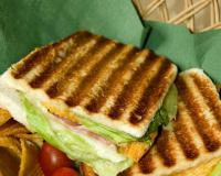 Street food, croque-monsieur.