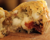 Cake salé aux tomates, olives et feta