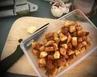 Croûtons à l'ail et aux épices.