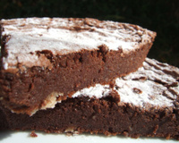 Gâteau au chocolat moelleux avec noix de coco râpée