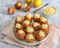 Castagnole fourrées à la crème pâtissière