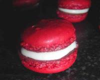 Cette recette remporte la sixième place au concours Cacaomania.
Petite douceur rouge accompagnée d'un nuage blanc chocolaté...