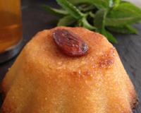 C'est un gâteau qui nous vient d'Algérie, et qui est traditionnellement fait pendant la période de Ramadan. Idéal à déguster avec un bon thé à la menthe.