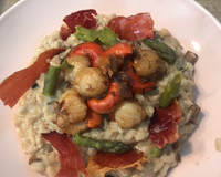 Risotto aux noix de saint jacques, champignons et asperges