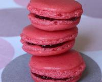 L'incontournable macaron à la framboise qui ravit tous les palets, grâce à une bonne petite gelée maison !