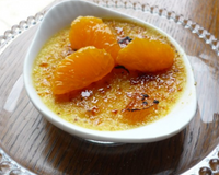 Une crème brulée aux jolies couleurs acidulées, très fruitée. 