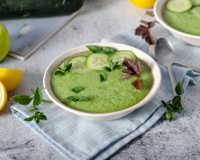 Soupe glacée de concombres et de pomme