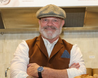 « J’ai mis les poings sur la table » : Philippe Etchebest raconte sa pire expérience avec des clients