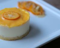 Sur une base de brioche perdue, un faux cheesecake à base de carré frais et curd aux agrumes.