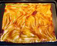 Tarte fine aux poires caramélisées au miel aux épices