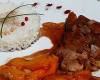 Aiguillettes de canard aux pêches, sauce miel et vinaigre balsamique