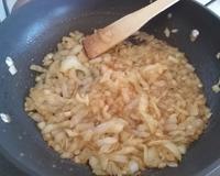 Un plat goûteux et convivial qui se prépare à plusieurs. Participation d'un boeuf ou d'un porc indispensable.