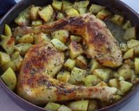 Cuisses de poulet et pomme de terre au four ... un plat simple et délicieux pour toute la famille !