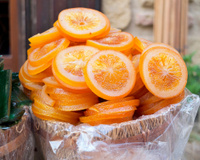 Orange confite express : la méthode rapide pour des tranches parfaites à grignoter ou pour décorer vos desserts