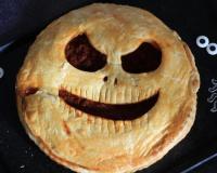 Un plat salé pour Halloween ? Testez cette recette de tourte délicieusement effrayante !