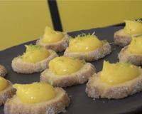 De délicieux sablés au citron au cœur citronné, un vrai délice ! Idéals en petits fours ou pour accompagner un café gourmand…