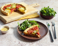 Tarte aux tomates anciennes revisitée à la compotée d’oignons